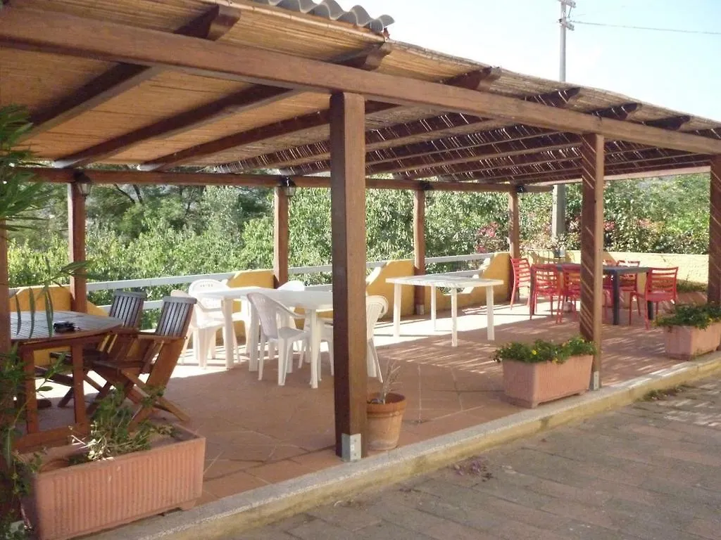 Hotel Genna 'e Masoni Cardedu 3*,